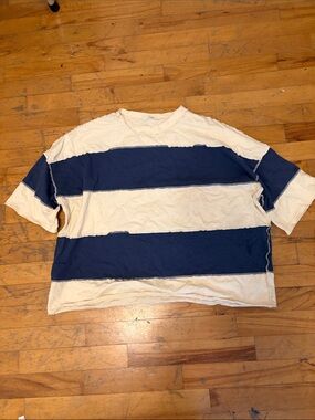 Relaxed Crewneck Short-Sleeve Tee in Navy and Cream